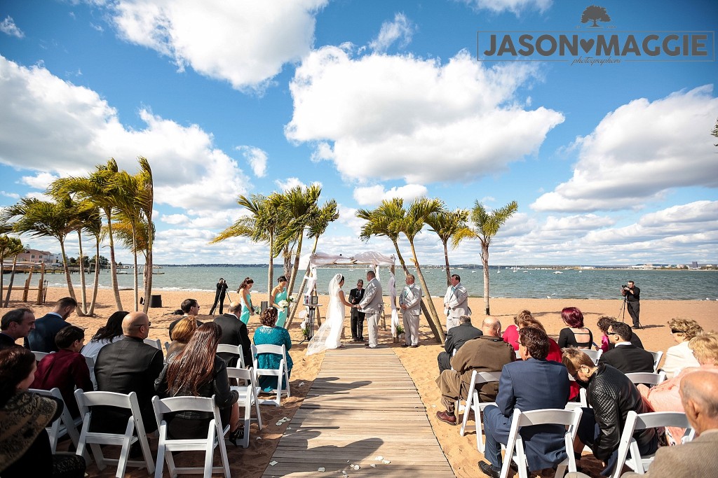 Jason loves maggie, ct photographer, wedding, anthonys ocean view, new haven, connecticut wedding, playful wedding